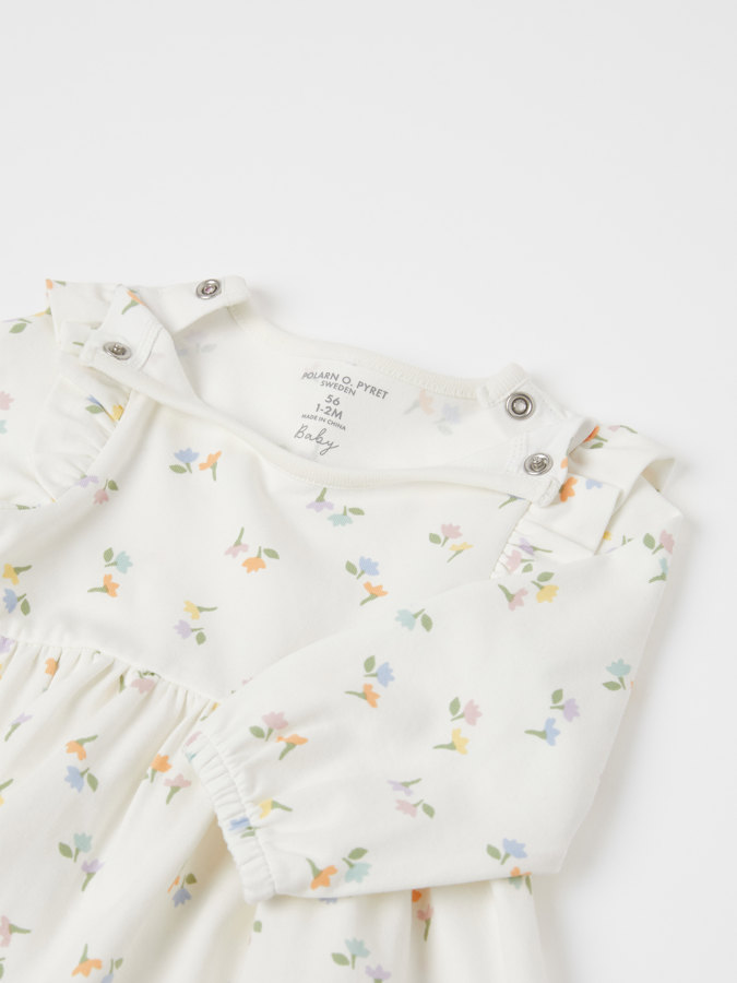 Kjole med volanger blomstret Kjole med volanger blomstret