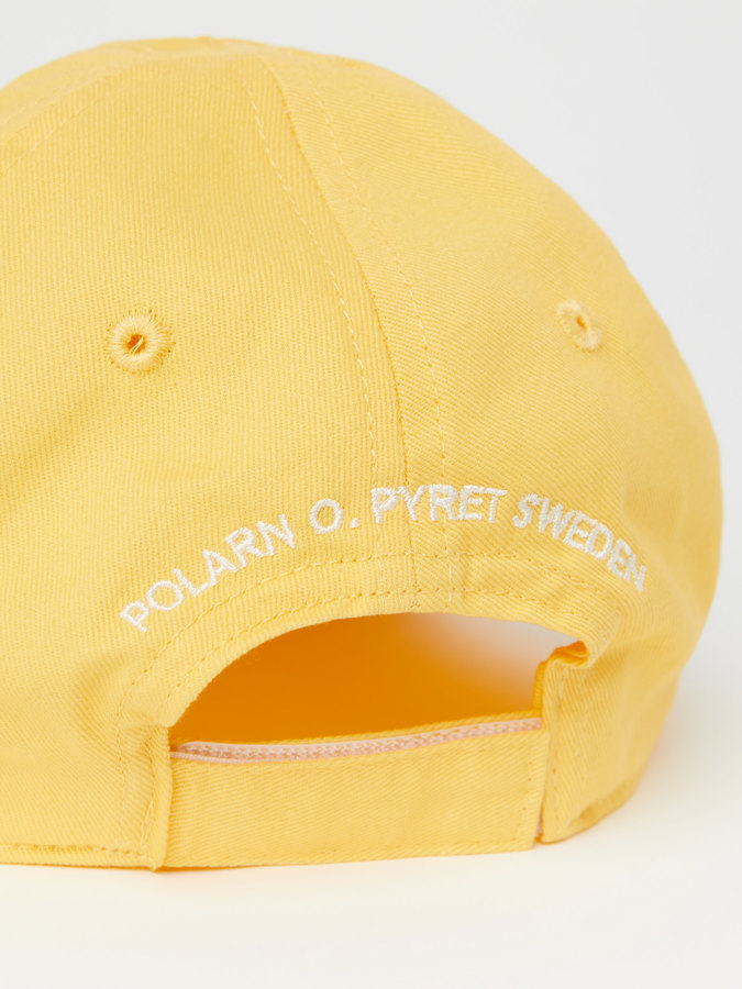 Caps med P-applikasjon Caps med P-applikasjon