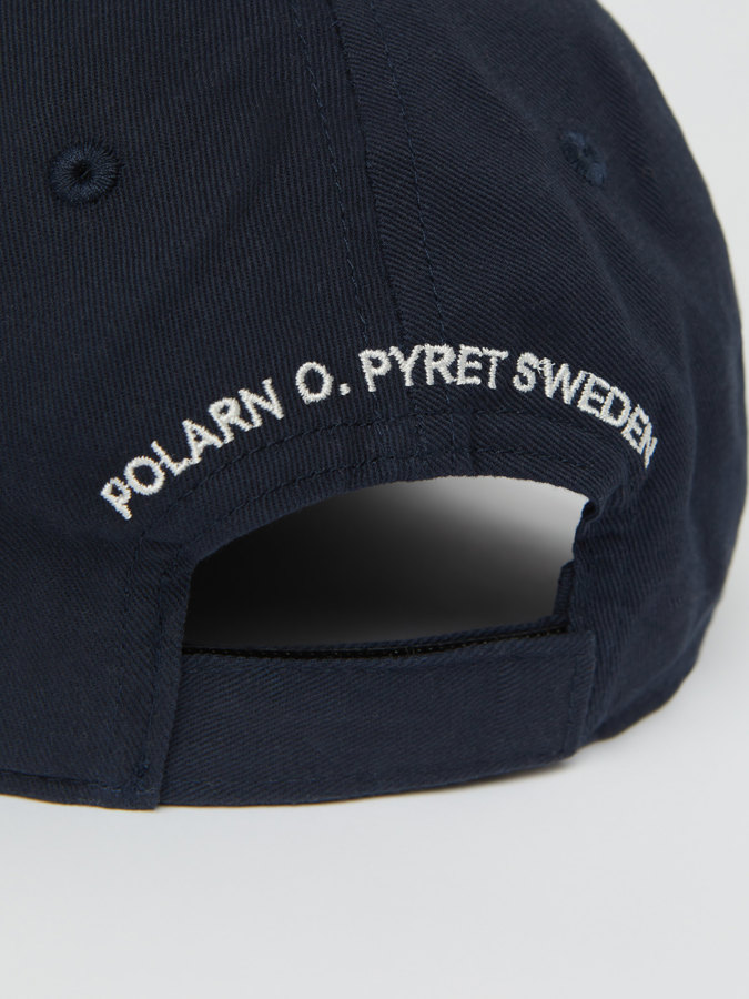 Caps med P-applikasjon ensfarget