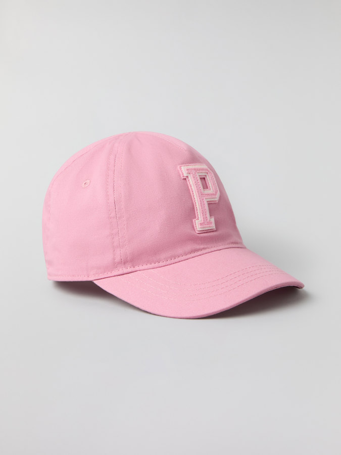 Caps med P-applikasjon Caps med P-applikasjon