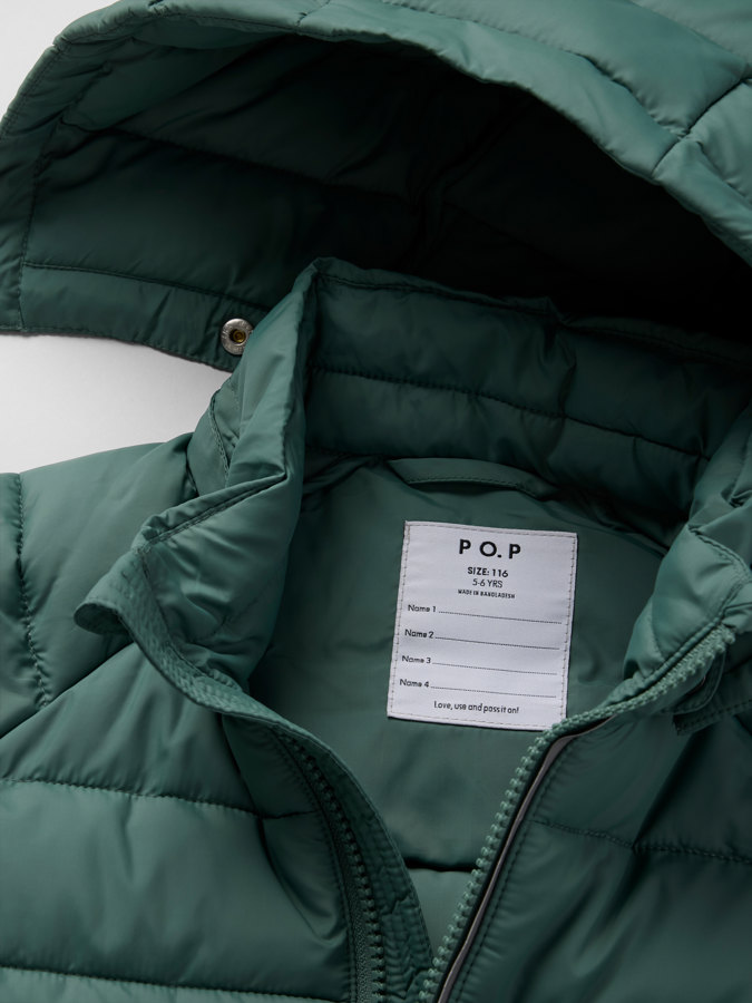 vattert lettvektsjakke med hette vattert lettvektsjakke med hette