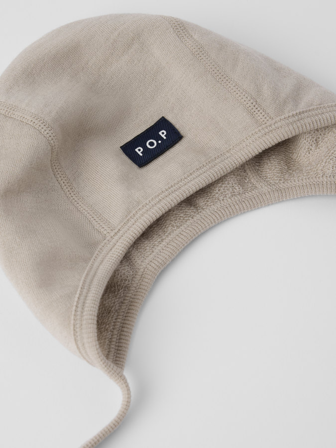 Hjelmlue ullfrotté i merino Hjelmlue ullfrotté i merino