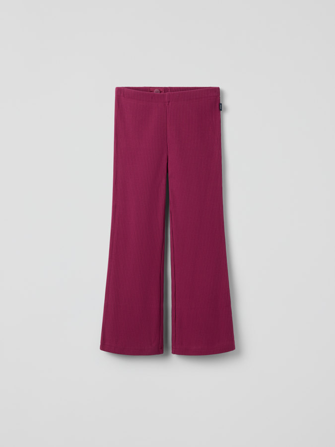 Ribbestrikket utsvingte tights