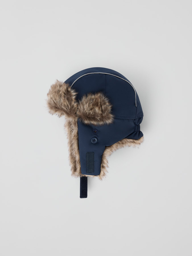 Vindtett foret lue ARCTIC