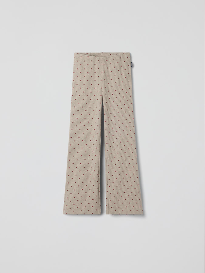 Utsvingte leggings med hjerter