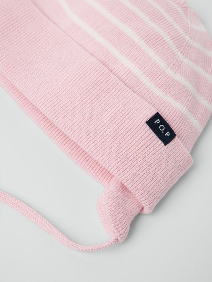 Strikket lue med ører stripet Strikket lue med ører stripet