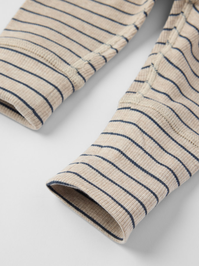 Ribbestrikket bukse stripete