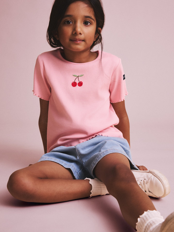 Ribbestrikket t-skjorte kirsebær