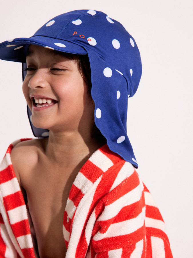 UV-caps med nakkebeskyttelse prikkete UV-caps med nakkebeskyttelse prikkete