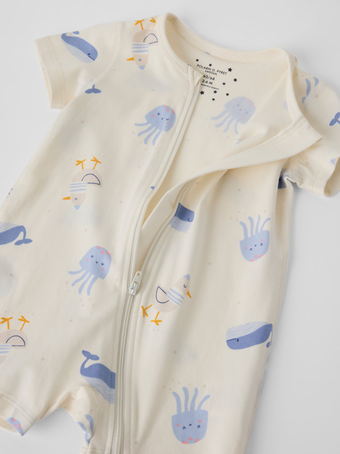 Kortermet pysjamasdress fisker Kortermet pysjamasdress fisker