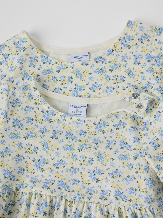 Snurrekjole blomster