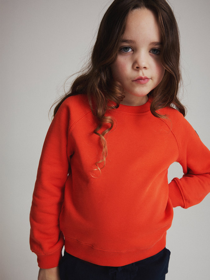Sweatshirt