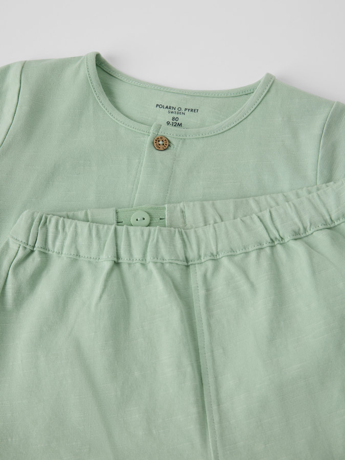 Sett skjorte og shorts