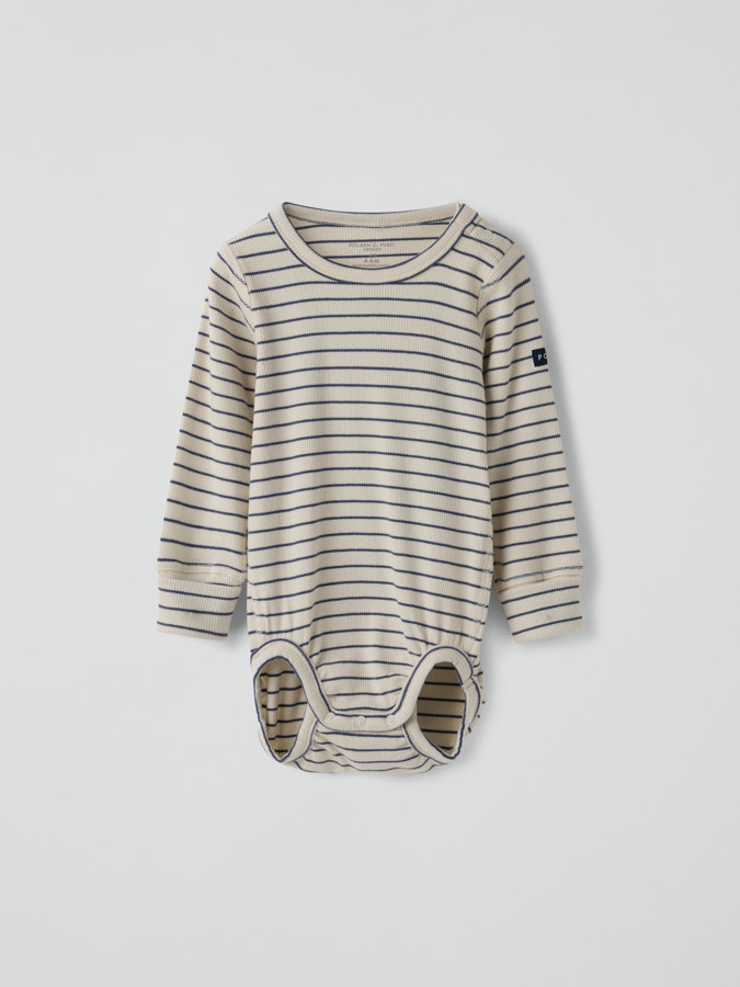 Ribbestrikket body stripete