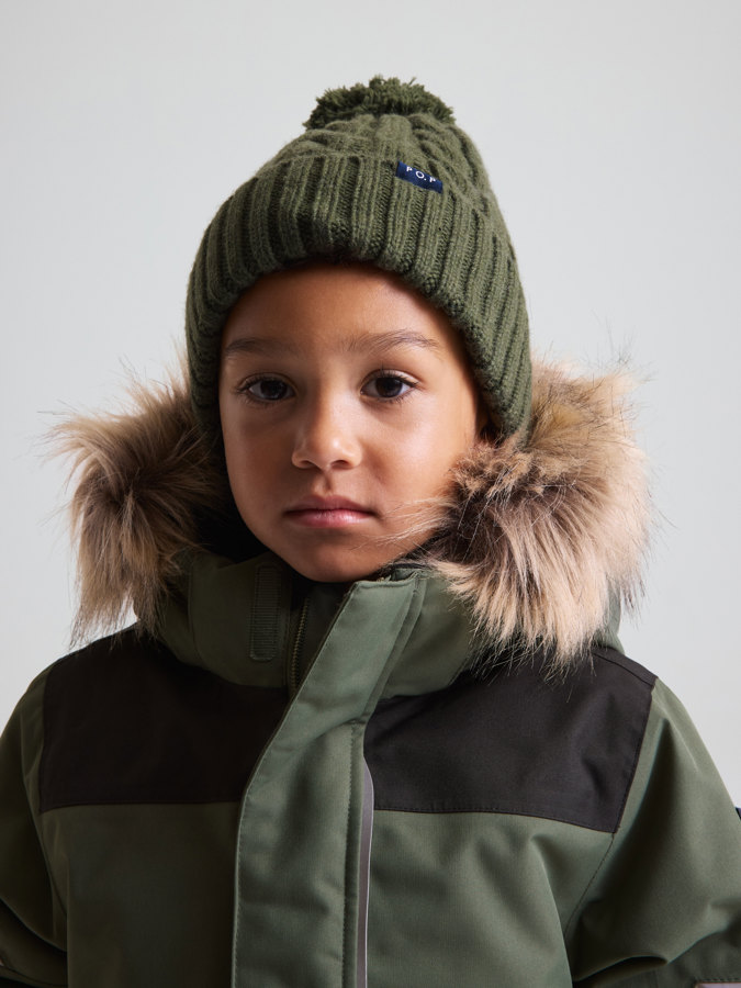 Flettestrikket lue ullblanding Flettestrikket lue ullblanding